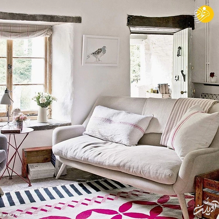 توجه را از درب ورودی دور کنید ایده هایی ساده برای چیدمان اتاق های پذیرایی کوچک